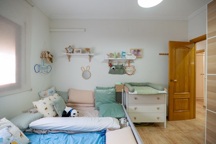 Image No.25-4 Bed Townhouse for sale