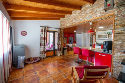 4025renovatedcountryhousewpoolandcherryorchar