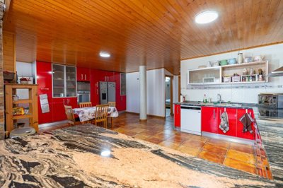 4025renovatedcountryhousewpoolandcherryorchar