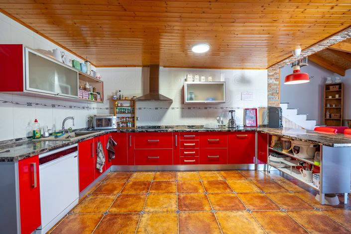 Image No.17-4 Bed Country House for sale