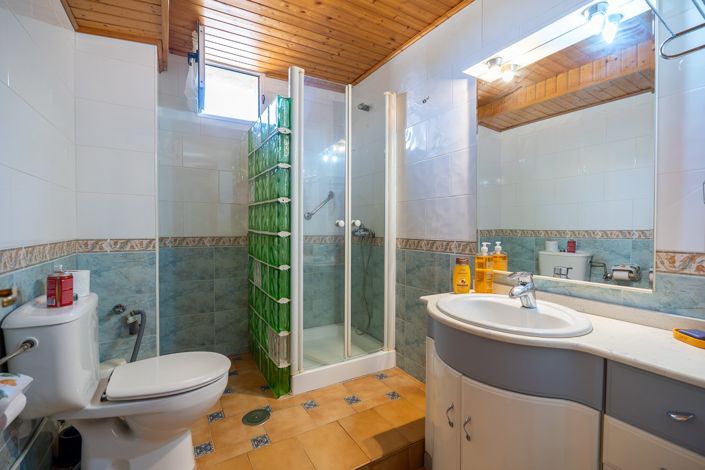 Image No.24-4 Bed Country House for sale