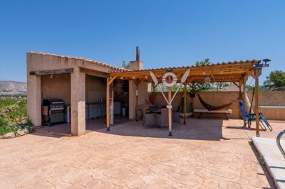 4025renovatedcountryhousewpoolandcherryorchar