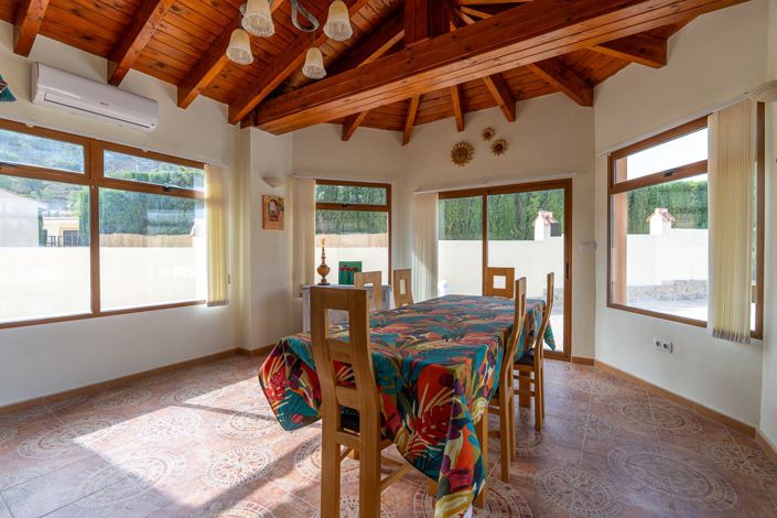 Image No.18-3 Bed Villa for sale