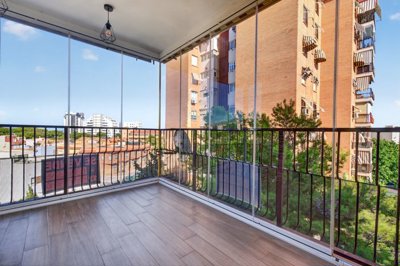 4084renovatedmiddlefloorapartmentinelcampello