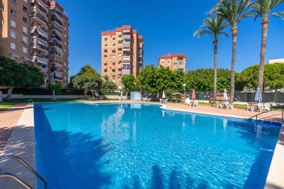 4084renovatedmiddlefloorapartmentinelcampello