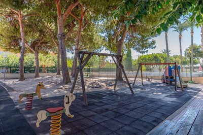 4084renovatedmiddlefloorapartmentinelcampello