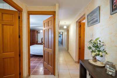 39964bed2bathcountryhouseinlasvirtudes2204261