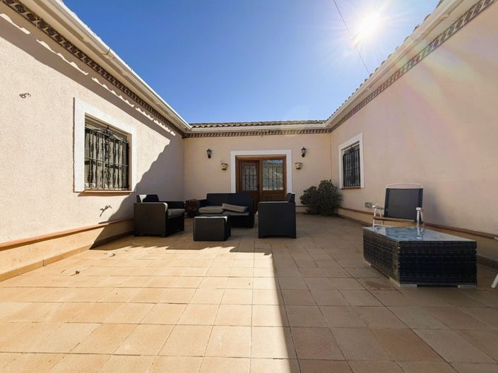 Image No.10-4 Bed Villa for sale