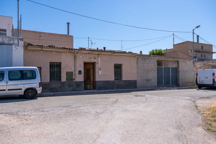 Image No.27-3 Bed Townhouse for sale