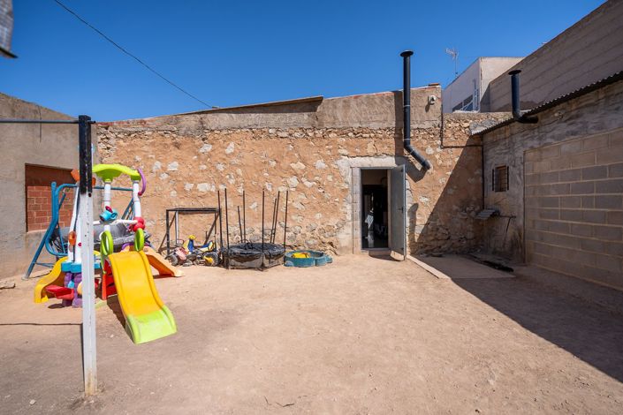 Image No.28-3 Bed Townhouse for sale