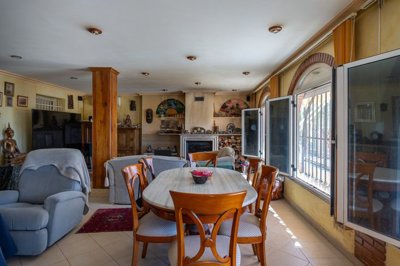 4102cavehousewpoolguestcasitaandgarage2509262