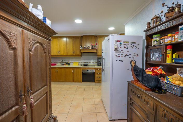 Image No.18-6 Bed Cottage for sale