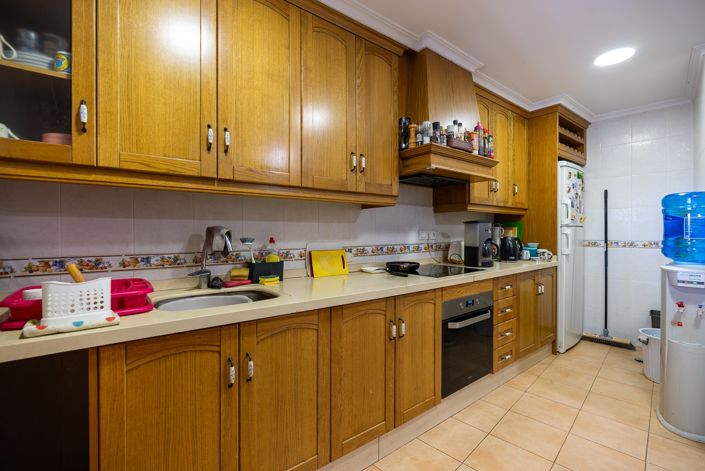Image No.19-6 Bed Cottage for sale