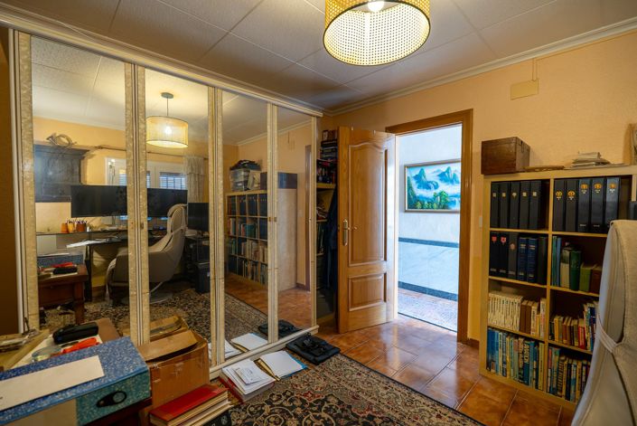 Image No.27-6 Bed Cottage for sale