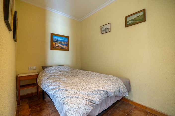 Image No.28-6 Bed Cottage for sale