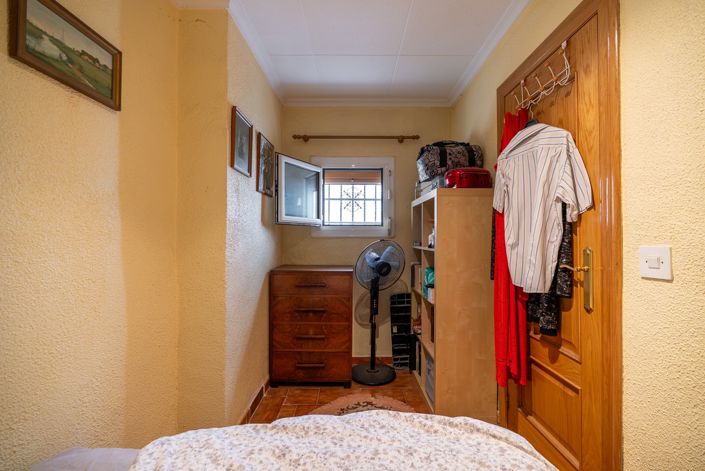 Image No.29-6 Bed Cottage for sale