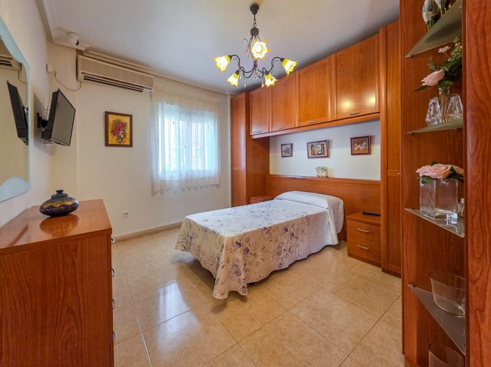 Image No.11-3 Bed Townhouse for sale