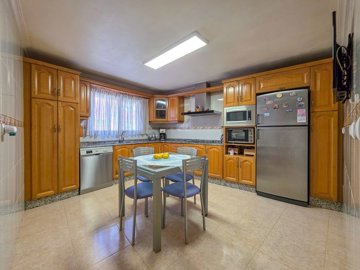 41013bedtownhouseinpinoso250926172301cf337711