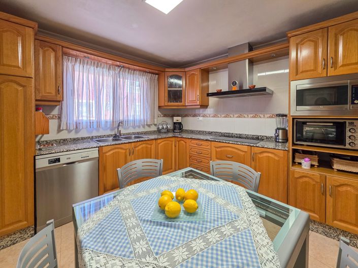 Image No.14-3 Bed Townhouse for sale