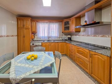 41013bedtownhouseinpinoso250926172301cf337717