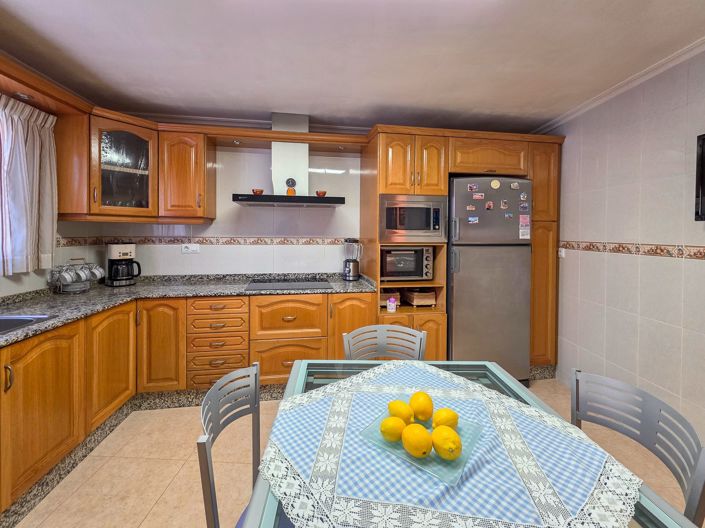 Image No.16-3 Bed Townhouse for sale
