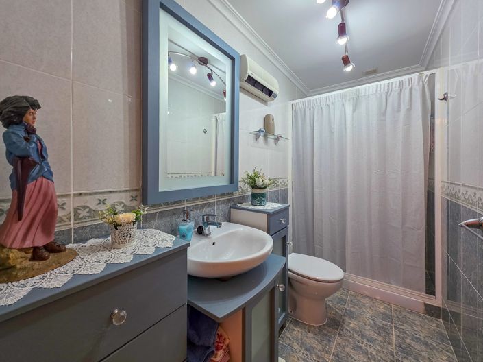 Image No.18-3 Bed Townhouse for sale