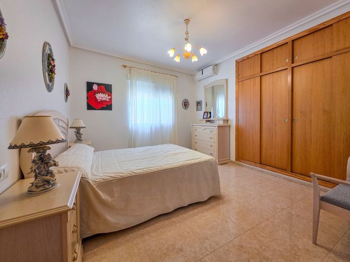 Image No.28-3 Bed Townhouse for sale