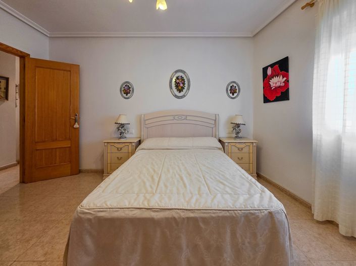 Image No.29-3 Bed Townhouse for sale