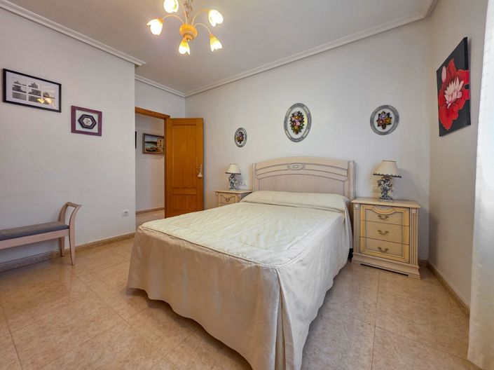 Image No.30-3 Bed Townhouse for sale