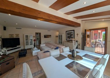 4115beautiful4bed3bathfincainsax0710261447342