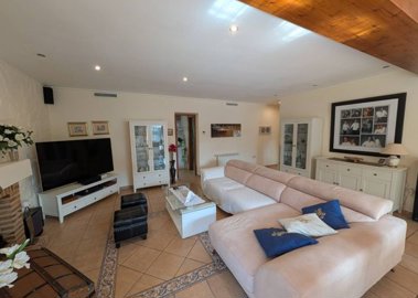 4115beautiful4bed3bathfincainsax0710261447332