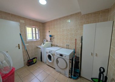 4115beautiful4bed3bathfincainsax0710261447332