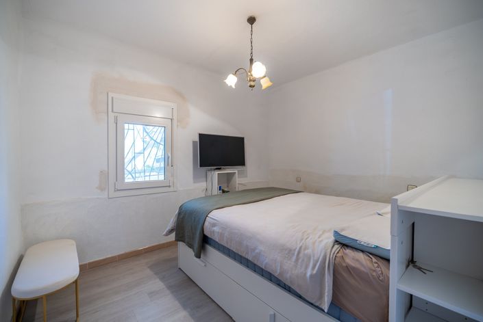 Image No.21-6 Bed Country House for sale