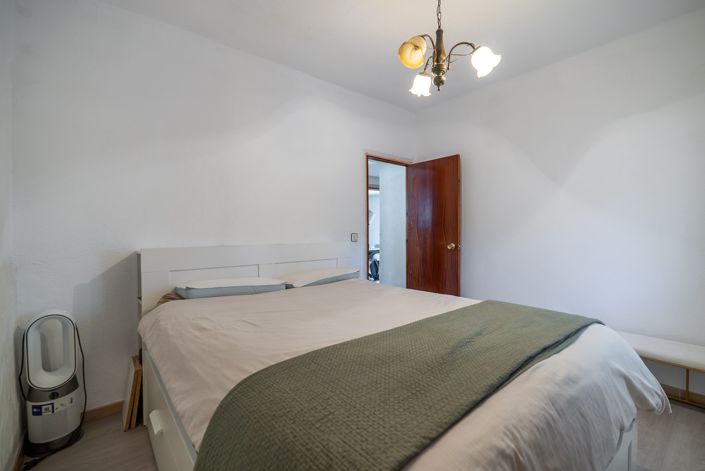 Image No.23-6 Bed Country House for sale