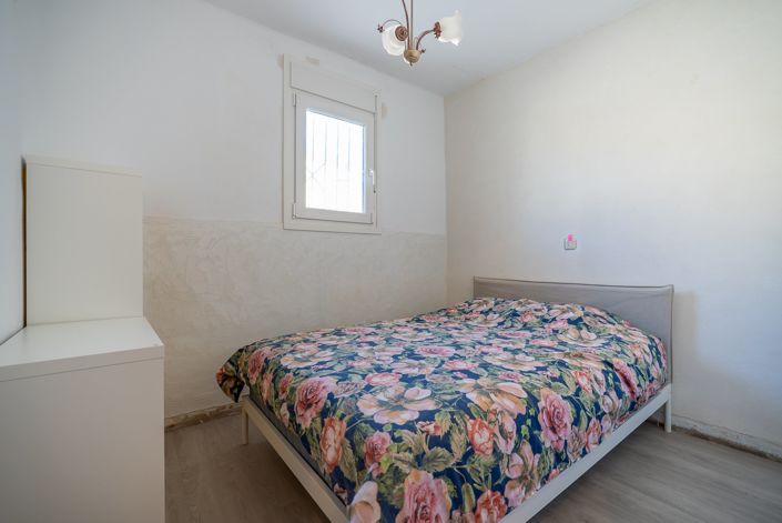 Image No.28-6 Bed Country House for sale