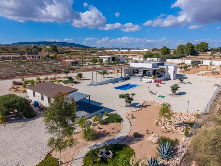 Image No.4-5 Bed Villa for sale