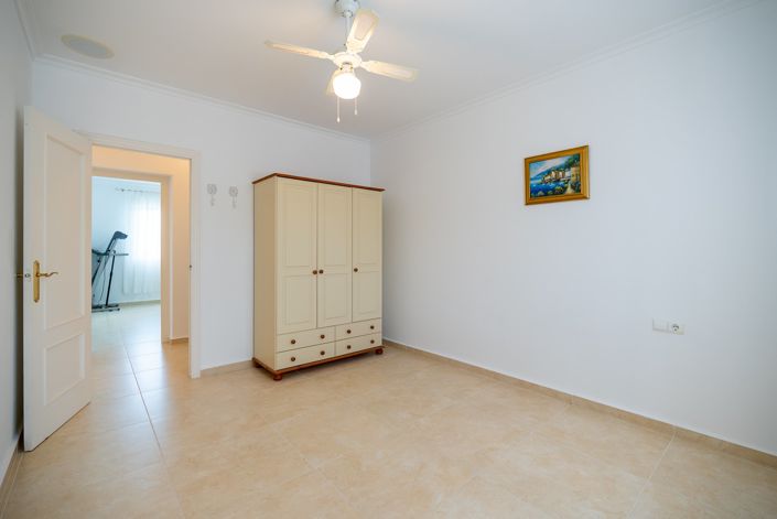 Image No.27-3 Bed Villa for sale