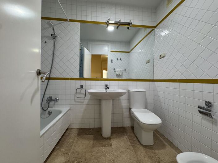 Image No.33-3 Bed Apartment for sale