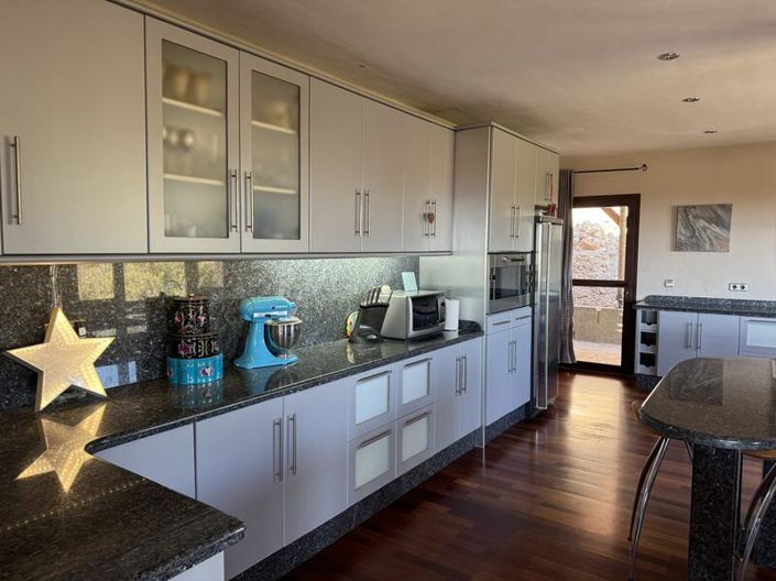 Image No.30-5 Bed Villa for sale