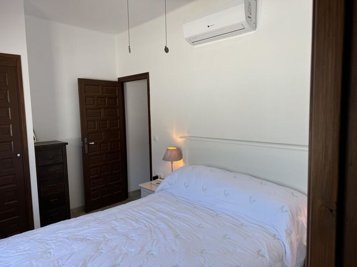 Image No.3-4 Bed Villa for sale