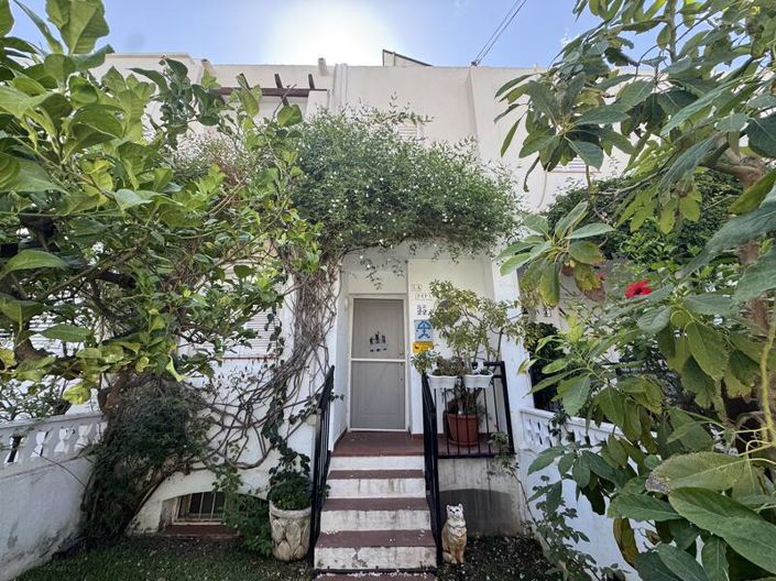 Image No.10-3 Bed Townhouse for sale