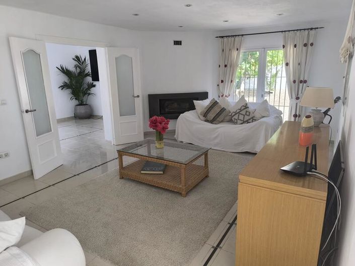 Image No.11-3 Bed Villa for sale