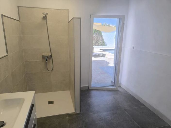 Image No.39-3 Bed Villa for sale