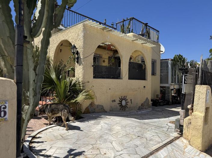 Image No.1-3 Bed Villa for sale