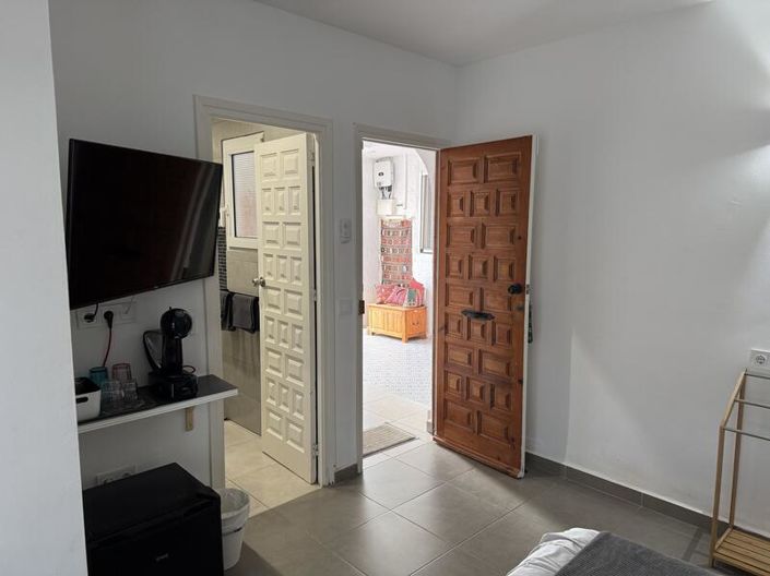 Image No.10-7 Bed Villa for sale