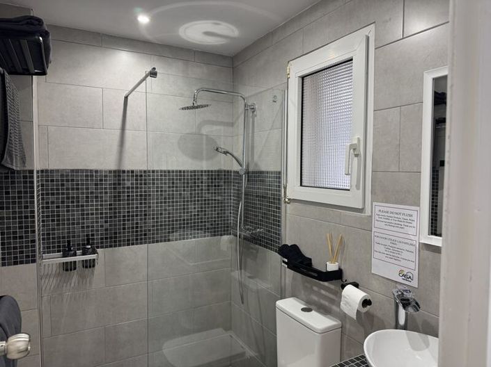 Image No.12-7 Bed Villa for sale