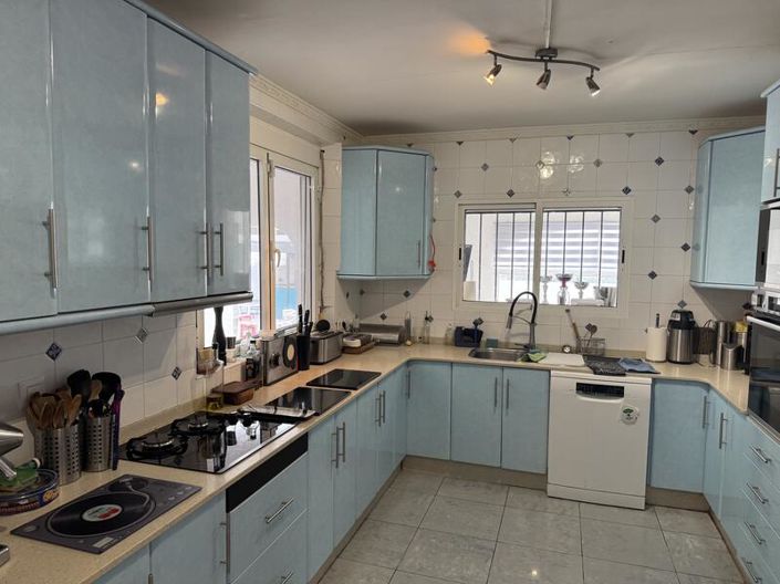 Image No.3-7 Bed Villa for sale