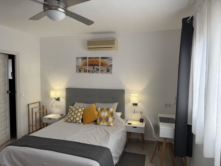 Image No.5-7 Bed Villa for sale