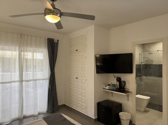 Image No.9-7 Bed Villa for sale