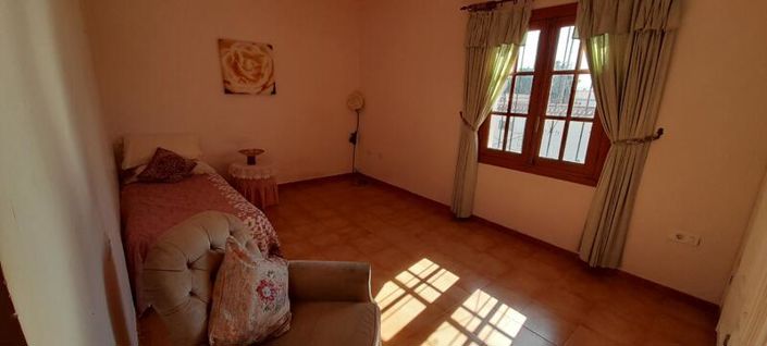 Image No.10-5 Bed Villa for sale